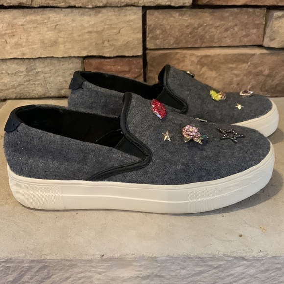 3-$30 STEVEN by Steve Madden size 6 grey slip ons with charms - Picture 7 of 9